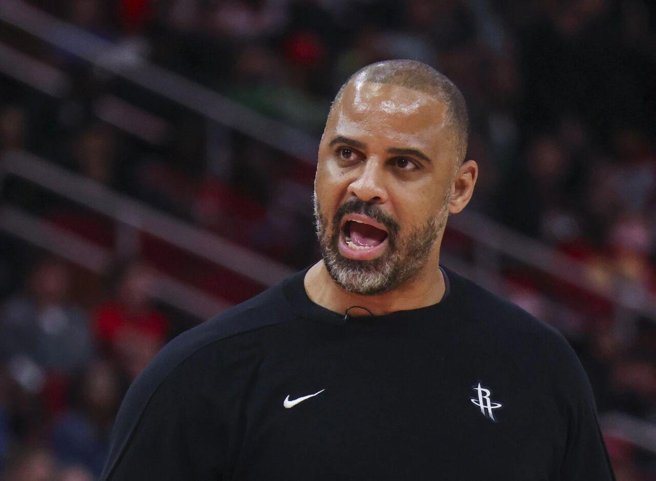 开云体育-骂完杜兰特骂申京，乌度卡这是要疯啊！